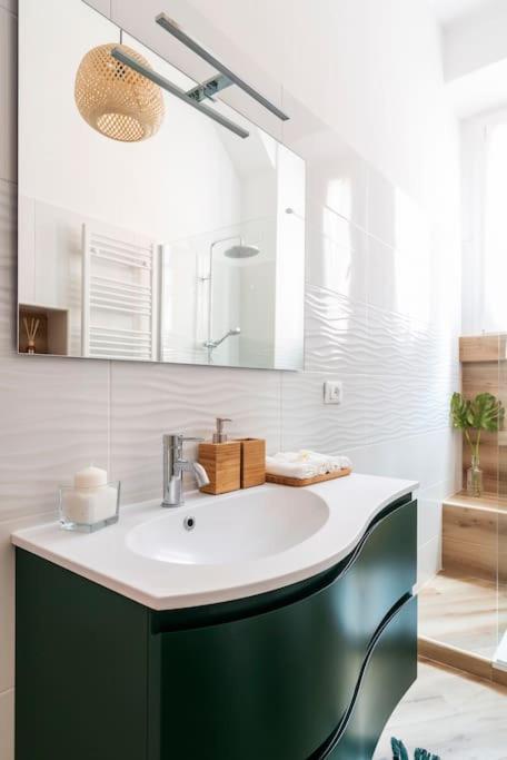 New Jungle & Charming Flat - Zona De Angeli Apartment Milan Luaran gambar