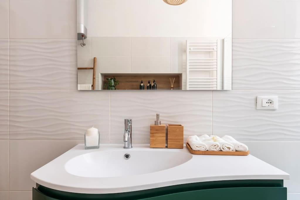 New Jungle & Charming Flat - Zona De Angeli Apartment Milan Luaran gambar