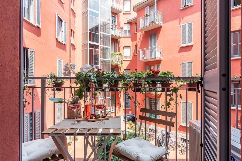 New Jungle & Charming Flat - Zona De Angeli Apartment Milan Luaran gambar