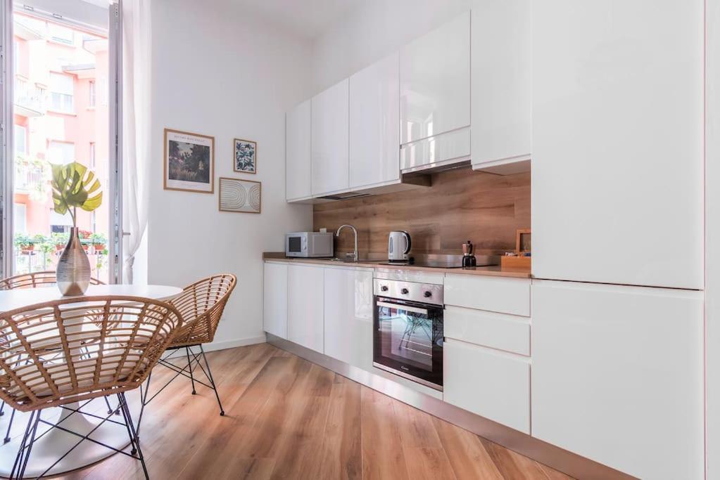 New Jungle & Charming Flat - Zona De Angeli Apartment Milan Luaran gambar
