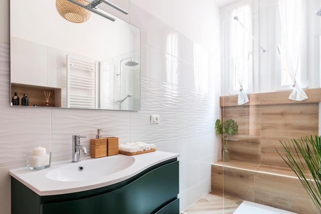 New Jungle & Charming Flat - Zona De Angeli Apartment Milan Luaran gambar