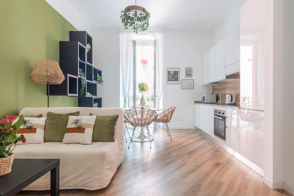 New Jungle & Charming Flat - Zona De Angeli Apartment Milan Luaran gambar