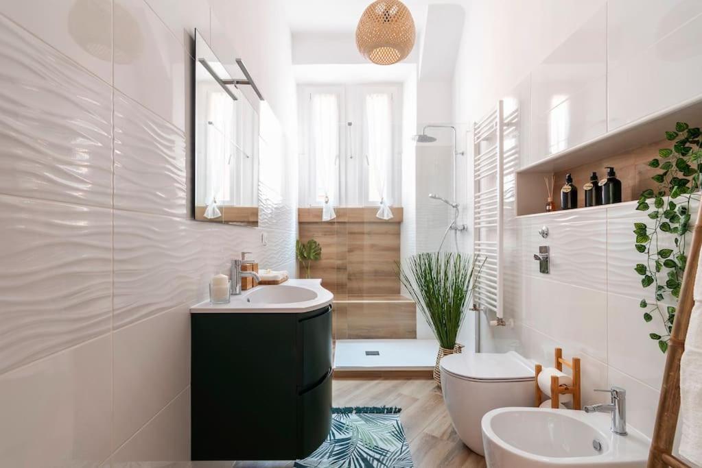 New Jungle & Charming Flat - Zona De Angeli Apartment Milan Luaran gambar